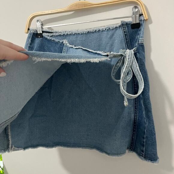 BDG Patchwork Denim Wrap Mini Skirt Size Small - Picture 5 of 6